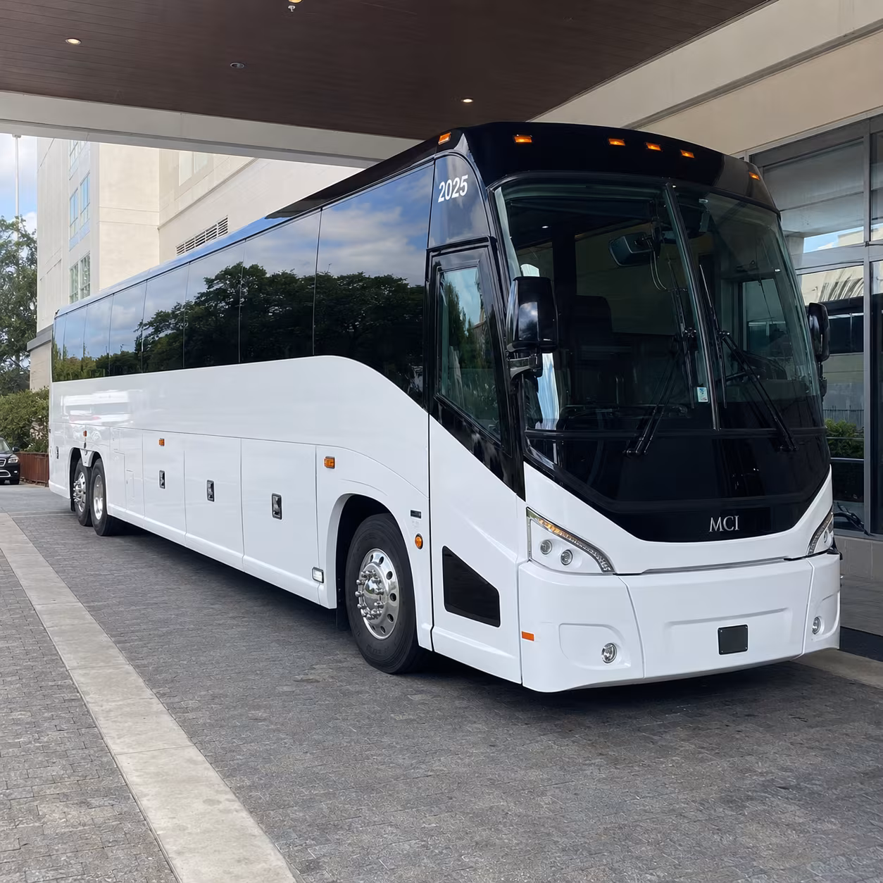 tallahassee 54 passenger charter bus